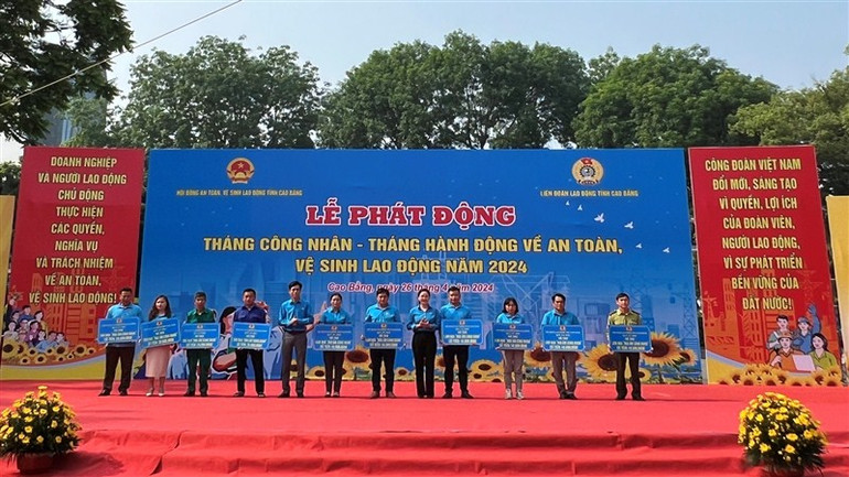 Liên đoàn Lao động tỉnh Cao Bằng hỗ trợ lao động khó khăn về nhà ở xây nhà "Mái ấm Công đoàn".