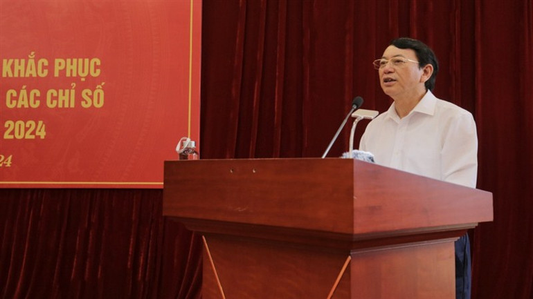 Chủ tịch Ủy ban nhân dân tỉnh Cao Bằng, Hoàng Xuân Ánh chỉ đạo về công tác hỗ trợ doanh nghiệp, hợp tác xã.