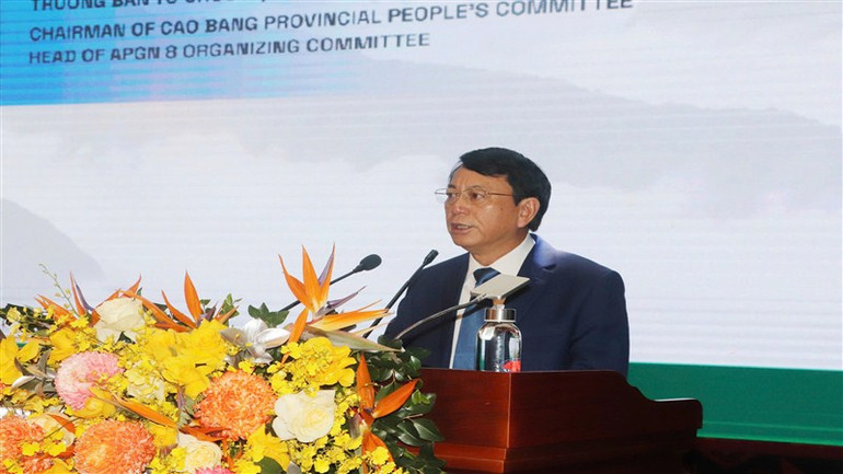 Chủ tịch Ủy ban nhân dân tỉnh Cao Bằng Hoàng Xuân Ánh phát biểu ý kiến.