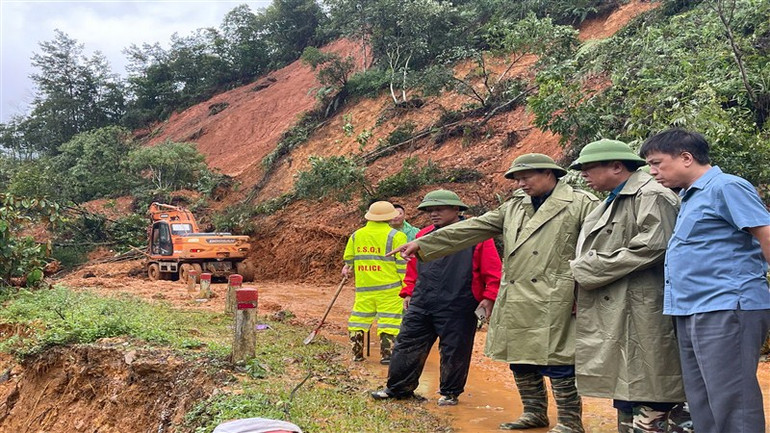 Lãnh đạo tỉnh Cao Bằng kiểm tra, chỉ đạo công tác tìm kiếm, cứu nạn.