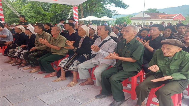 Đồng bào các dân tộc huyện Nguyên Bình tham dự chương trình.