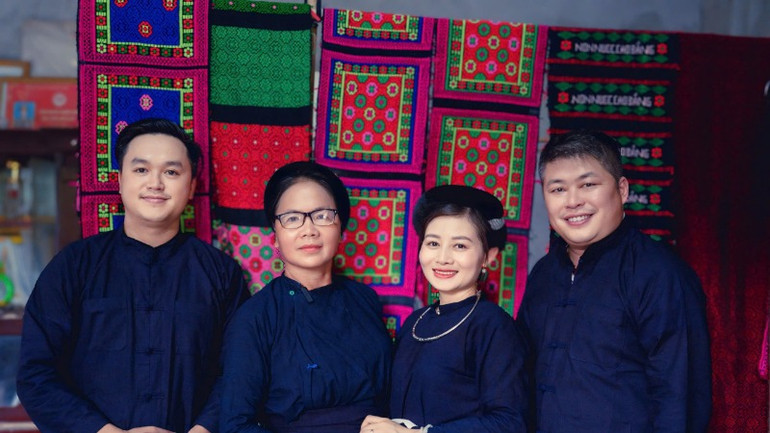 Kênh “Nọong Huế Cao Bằng" xây dựng nội dung quảng bá về sản phẩm dệt thổ cẩm Cao Bằng. Kênh “Nọong Huế Cao Bằng" xây dựng nội dung quảng bá về sản phẩm dệt thổ cẩm Cao Bằng.