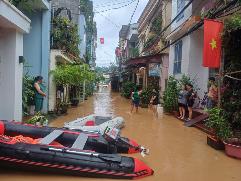 Phương tiện chống lũ tại tổ 2, phường Hợp Giang, thành phố Cao Bằng.