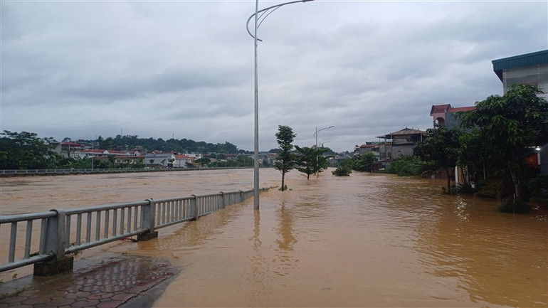 Hơn 800 ngôi nhà thành phố Cao Bằng đã bị ngập lụt.