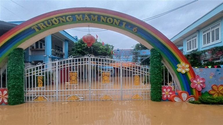 Trường Mầm non 1/6, ở thành phố Cao Bằng bị ngập lụt.