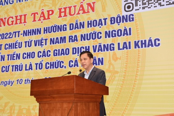 Ông Đào Xuân Tuấn, Vụ Trưởng Vụ Quản lý ngoại hối phát biểu tại Hội nghị.