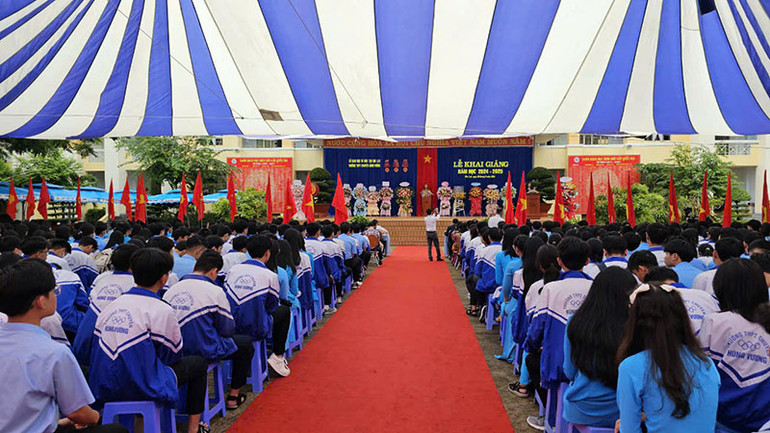 Khai giảng năm học 2024-2025 tại trường Trung học phổ thông Chuyên Hùng Vương, tỉnh Gia Lai