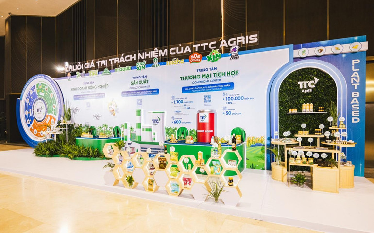 Hệ sinh thái sản phẩm dịch vụ của TTC AgriS trải dài theo bề dày lịch sử thương hiệu, cung cấp cho thị trường các giải pháp năng lượng xanh từ sản xuất sạch, hướng đến sức khỏe người tiêu dùng và giảm thiểu tác động đến môi trường