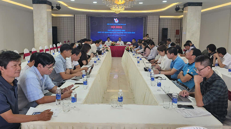 Toàn cảnh hội nghị. Toàn cảnh hội nghị.