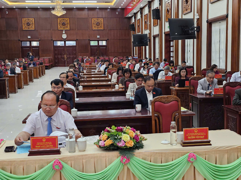 Các đại biểu tham dự kỳ họp. Các đại biểu tham dự kỳ họp.