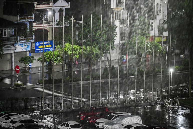 [Live] Bão số 3 di chuyển về phía Tây Bắc Bộ và suy yếu thành áp thấp nhiệt đới ảnh 6