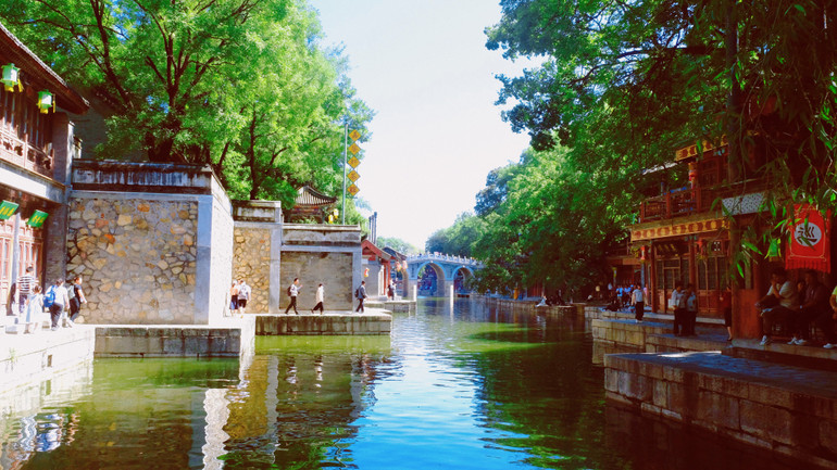 Phố Tô Châu được thiết kế theo phong cảnh vùng Giang Nam sông nước. (Ảnh: HỮU HƯNG)