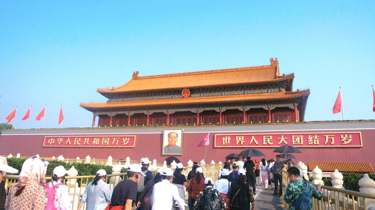 Phía trước Cố Cung là Quảng trường Thiên An Môn, nơi tổ chức nhiều sự kiện lớn ở Trung Quốc. (Ảnh: HỮU HƯNG)
