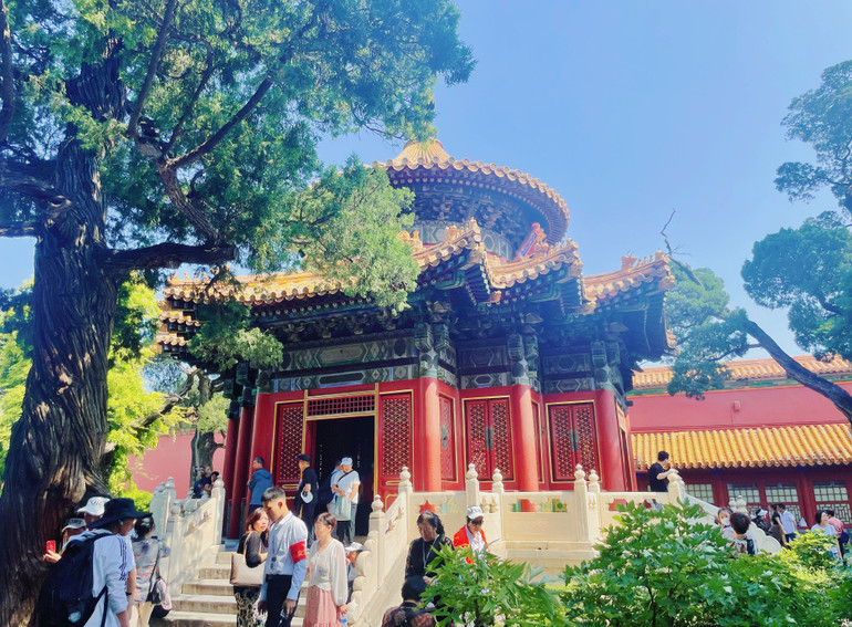 Một kiến trúc độc đáo trong ngự hoa viên-nơi nghỉ ngơi của nhà vua và các phi tần. (Ảnh: HỮU HƯNG)