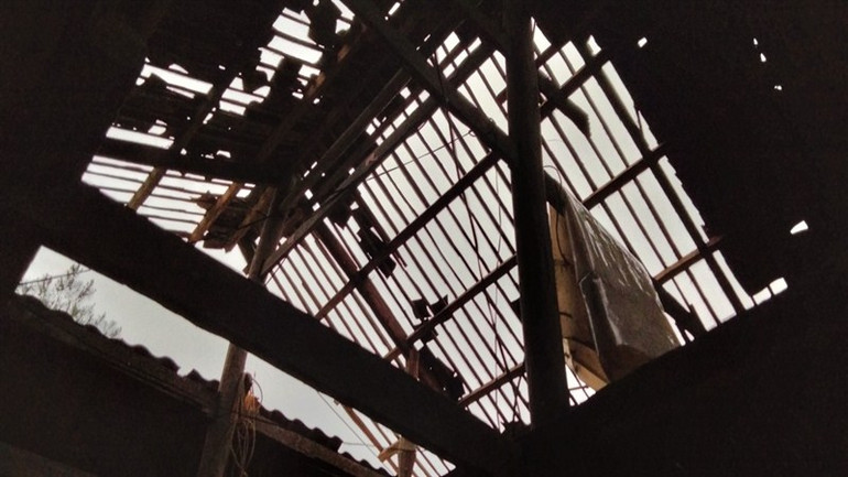 Một ngôi nhà ở huyện Hà Quảng bị tốc mái.