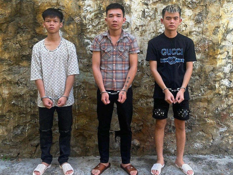 Các đối tượng mua bán người bị bắt giữ trong chuyên án 623M do Công an tỉnh Cao Bằng triệt phá.