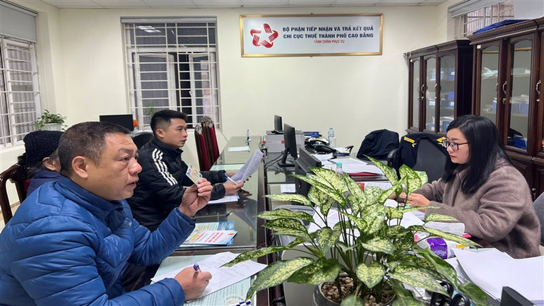 Doanh nghiệp, hộ kinh doanh giải quyết hồ sơ, thủ tục thuế tại Chi cục Thuế thành phố Cao Bằng.