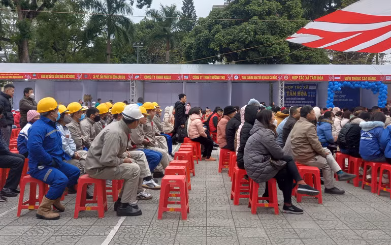 Người lao động tham dự chương trình “Tết sum vầy-Xuân gắn kết”.