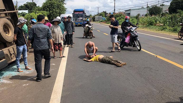 Vụ tai nạn làm 18 người bị thương.