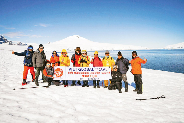 Du khách Việt trong hành trình thám hiểm Nam Cực. Nguồn ảnh: VietGlobal Travel