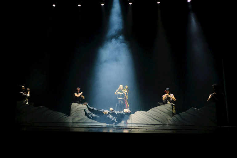 Một cảnh trong “Đối diện với vô cùng”. Ảnh: NVCC