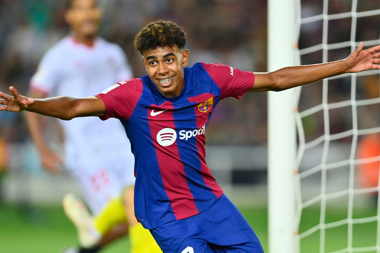 Lamine Yamal trở thành trụ cột của Barcelona ở tuổi 16. (Ảnh: Getty)