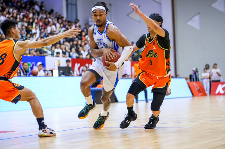 Devin Peterson ghi tới 19 điểm trong hiệp 2. (Ảnh: VBA) Devin Peterson ghi tới 19 điểm trong hiệp 2. (Ảnh: VBA)