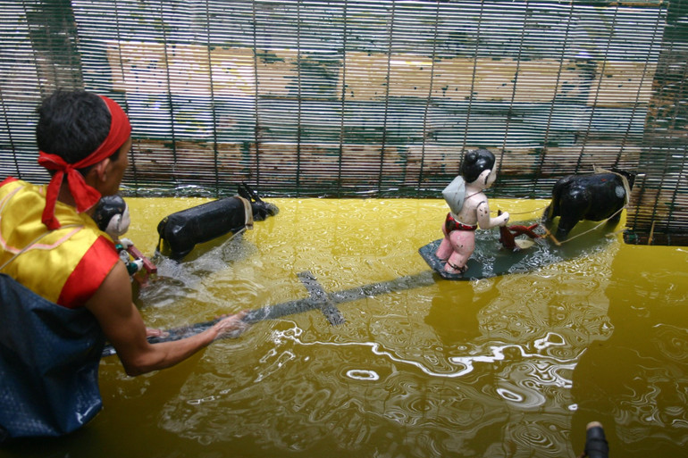 Nghệ thuật múa rối truyền thống chuyển tải nhiều thông điệp nhân văn. Ảnh: Anh Sơn