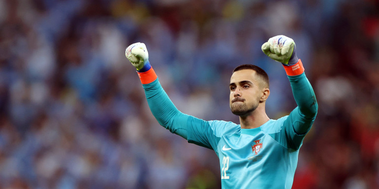 Tên tuổi của Diogo Costa sẽ còn bay cao sau EURO 2024. (Ảnh: Getty)