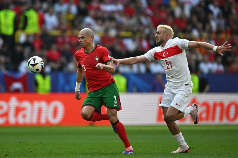 Pepe vẫn tỏ ra vô cùng bền bỉ ở tuổi 41. (Ảnh: Getty) Pepe vẫn tỏ ra vô cùng bền bỉ ở tuổi 41. (Ảnh: Getty)