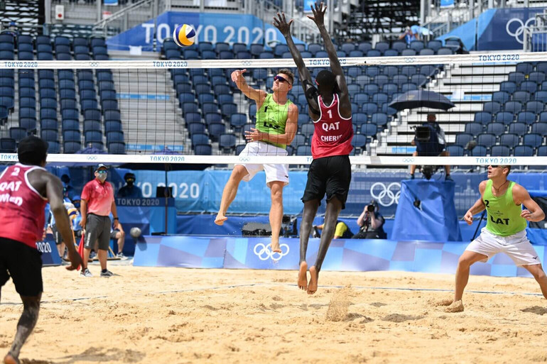 AI giúp giải mã chiến thuật của các cầu thủ bóng chuyền bãi biển. Ảnh: (Gettys)