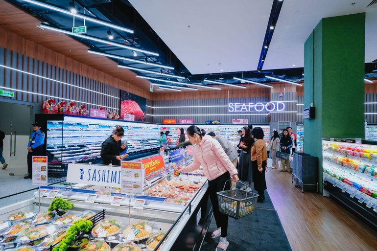 Khu vực siêu thị tại AEON Xuân Thủy với đa dạng mặt hàng chất lượng cao, đáp ứng nhu cầu của mọi gia đình. Khu vực siêu thị tại AEON Xuân Thủy với đa dạng mặt hàng chất lượng cao, đáp ứng nhu cầu của mọi gia đình.