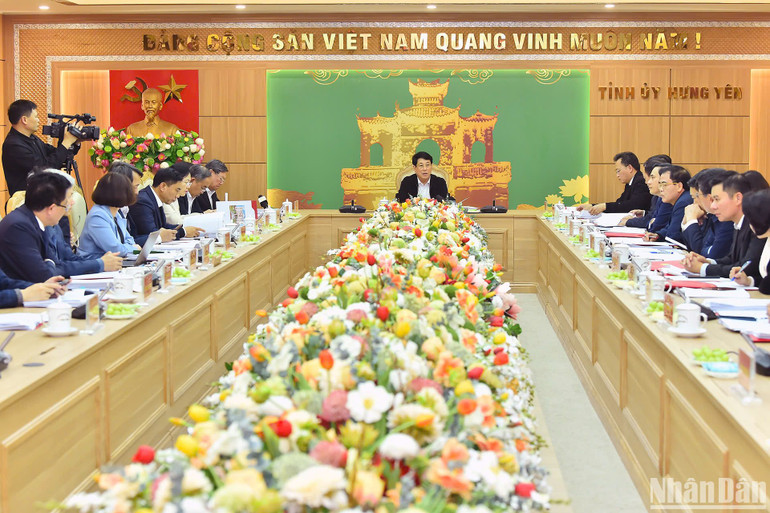 Toàn cảnh hội nghị.