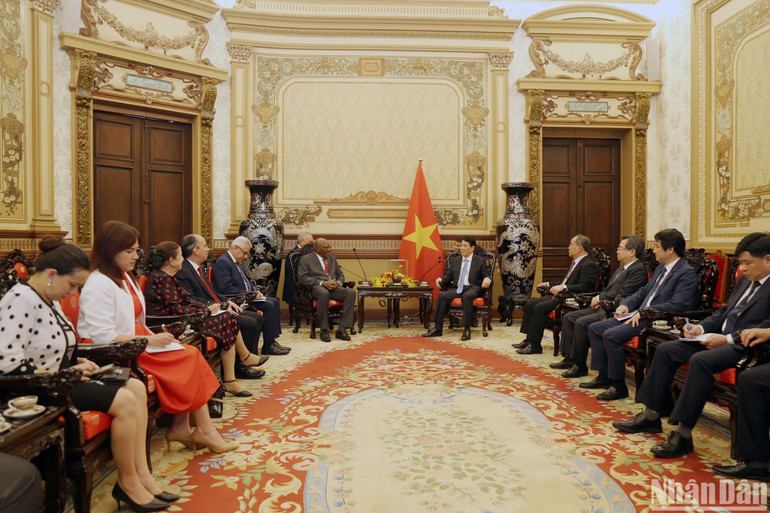 Toàn cảnh buổi tiếp.