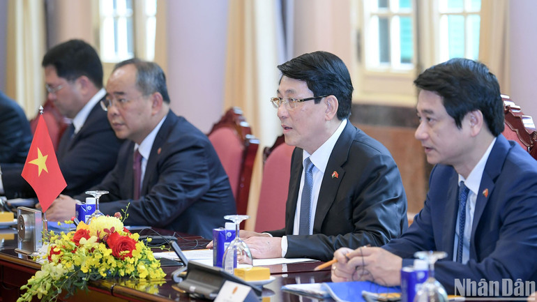 Chủ tịch nước Lương Cường phát biểu tại hội đàm.