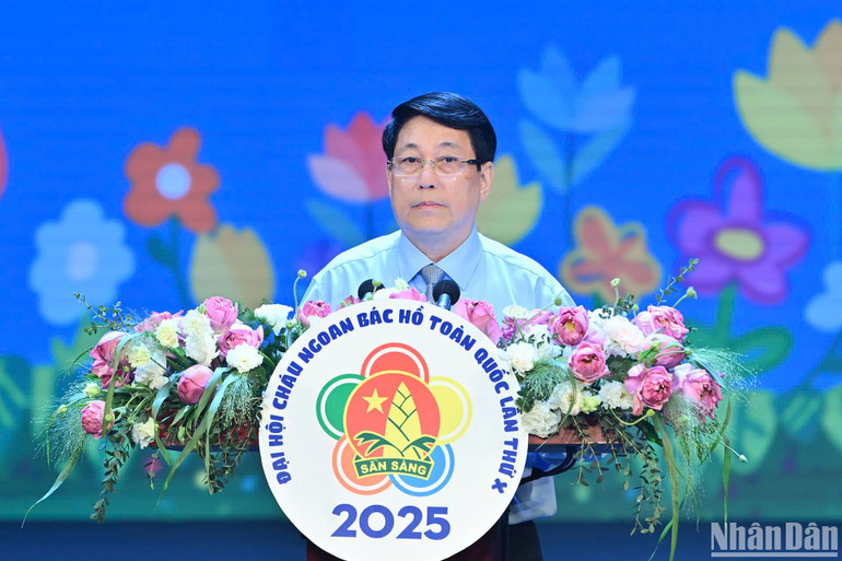 Chủ tịch nước Lương Cường phát biểu tại buổi lễ. Chủ tịch nước Lương Cường phát biểu tại buổi lễ.