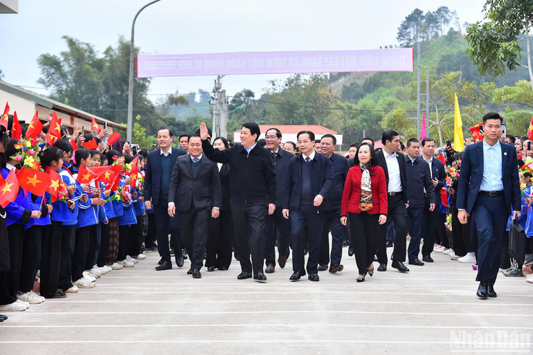 Chủ tịch nước và các đại biểu tại buổi lễ.