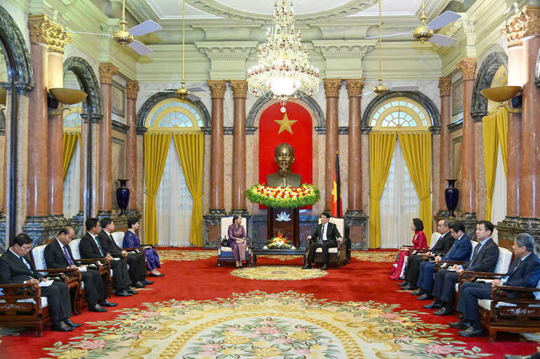 Chủ tịch nước Lương Cường tiếp Phó Chủ tịch Đảng Nhân dân Campuchia Men Sam On. Chủ tịch nước Lương Cường tiếp Phó Chủ tịch Đảng Nhân dân Campuchia Men Sam On.