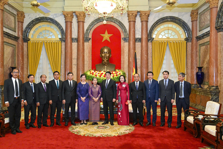 Các đại biểu dự buổi tiếp Các đại biểu dự buổi tiếp