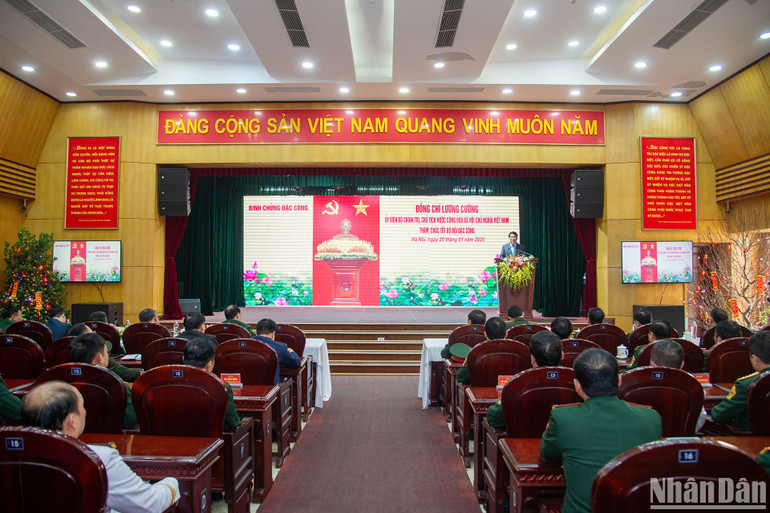 Toàn cảnh buổi làm việc.