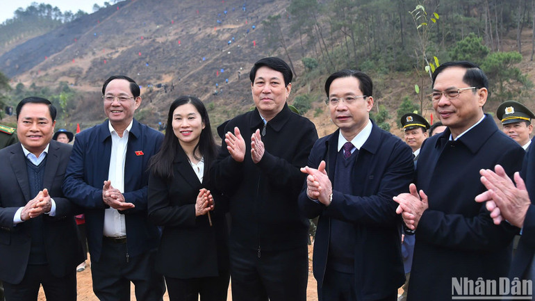 Chủ tịch nước Lương Cường và các đại biểu tại buổi lễ.