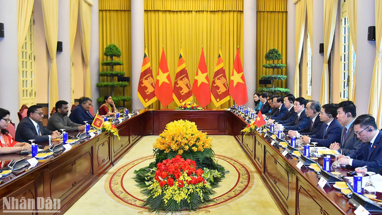 Quang cảnh hội đàm. Quang cảnh hội đàm.