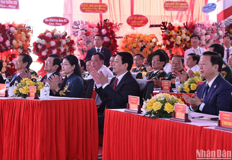 Chủ tịch nước Lương Cường cùng các đồng chí lãnh đạo, nguyên lãnh đạo Đảng, Nhà nước dự Lễ kỷ niệm.