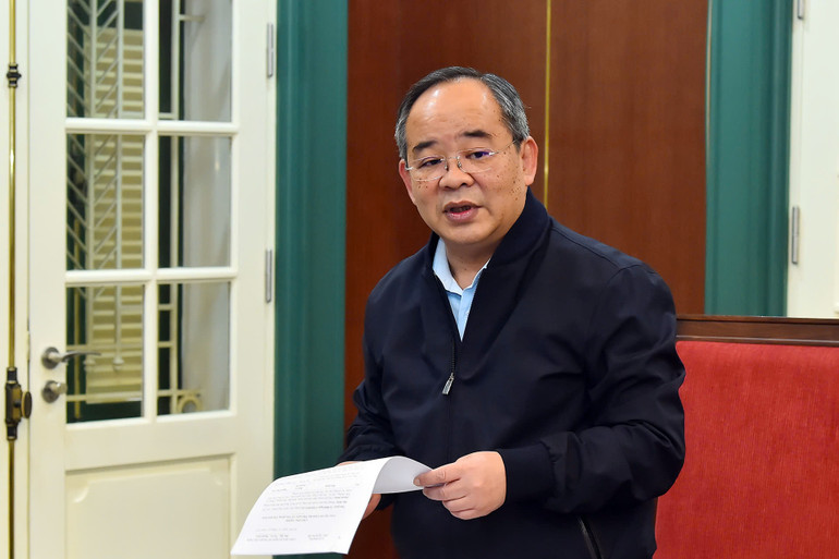 Chủ nhiệm Văn phòng Chủ tịch nước Lê Khánh Hải báo cáo tại buổi làm việc. Chủ nhiệm Văn phòng Chủ tịch nước Lê Khánh Hải báo cáo tại buổi làm việc.