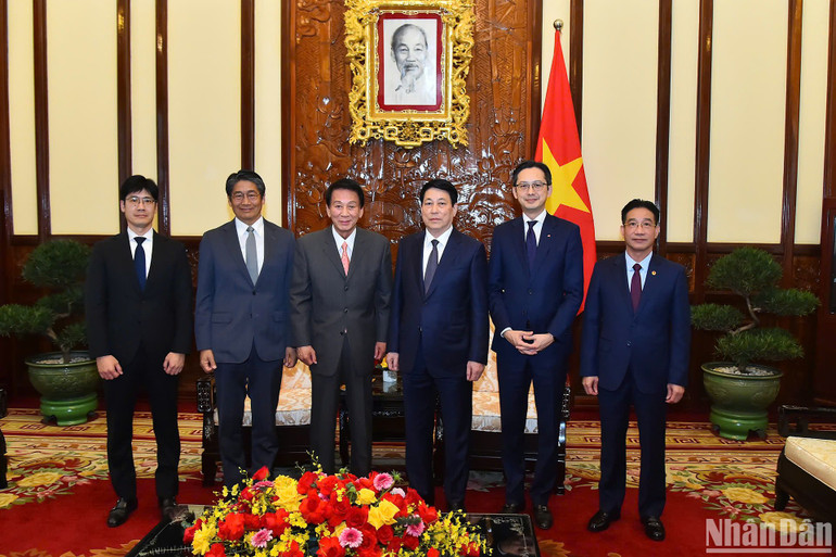 Chủ tịch nước và các địa biểu tại buổi tiếp.