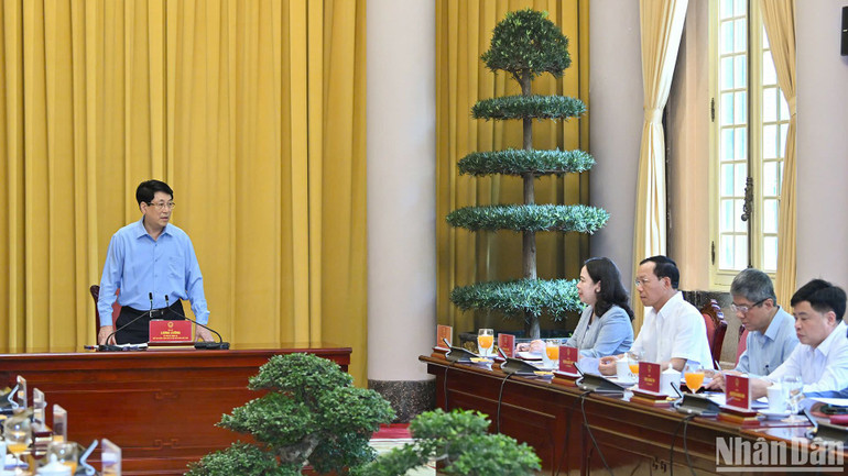 Chủ tịch nước phát biểu chỉ đạo tại buổi làm việc. Chủ tịch nước phát biểu chỉ đạo tại buổi làm việc.