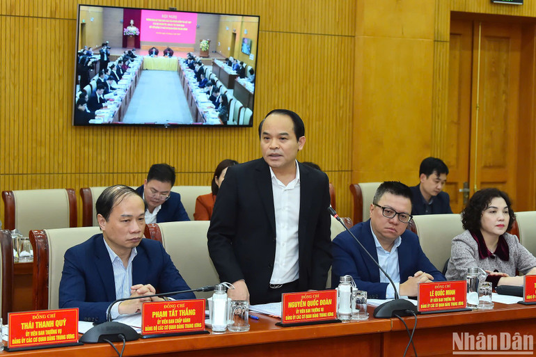 Đại biểu phát biểu ý kiến tham luận tại hội nghị.