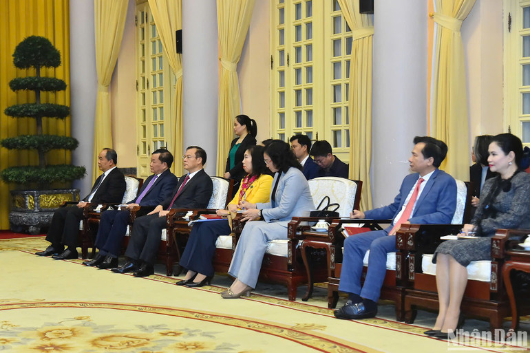 Lãnh đạo các ban, bộ, ngành tham dự buổi tiếp.