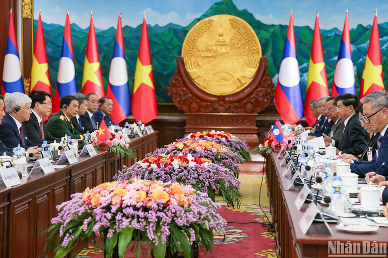 Toàn cảnh hội đàm.