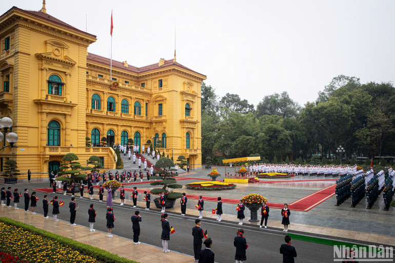 Quang cảnh lễ đón.